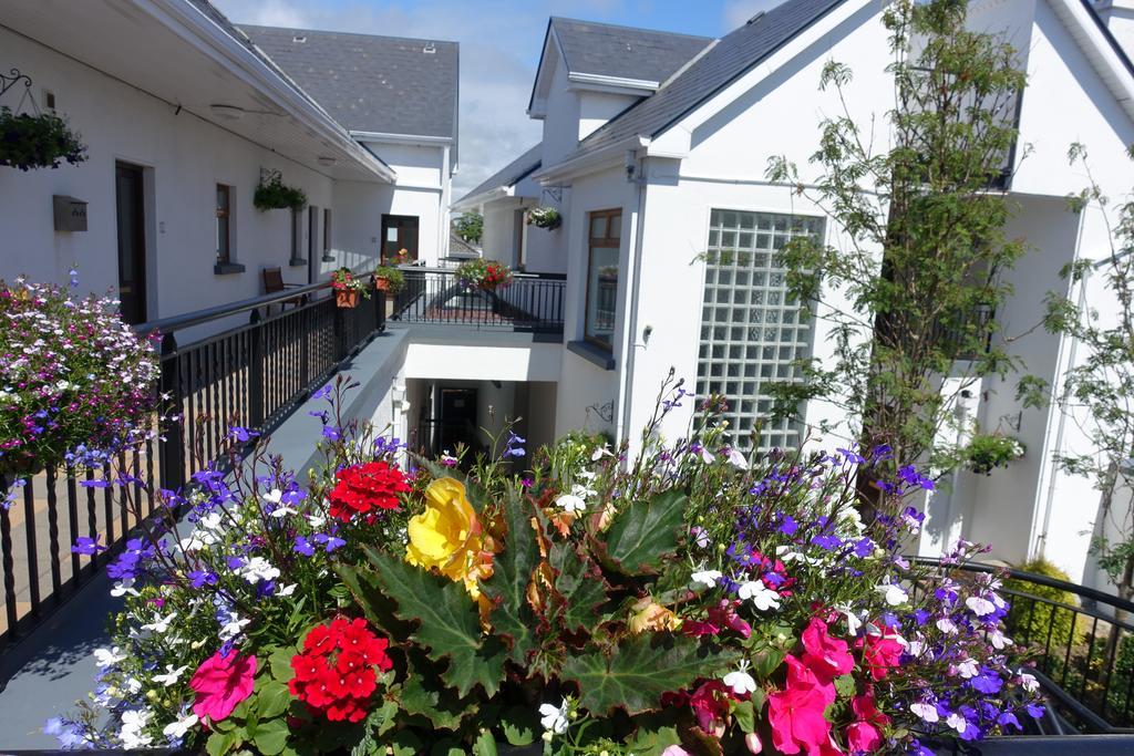 Donegan Court Aparthotel Galway Exteriér fotografie
