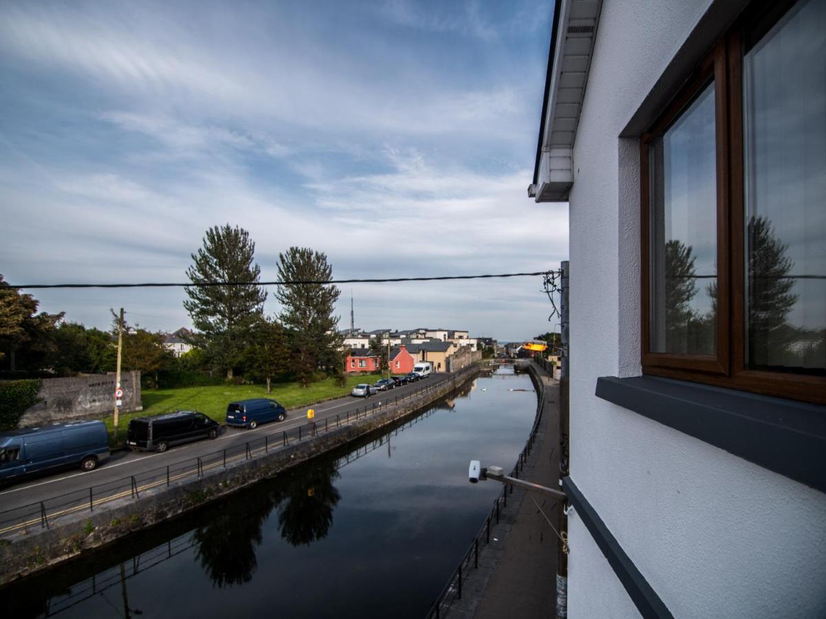 Donegan Court Aparthotel Galway Exteriér fotografie
